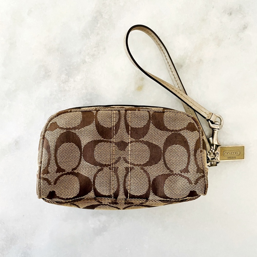 Coach wristlet🤩 gold and tan